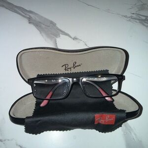 Ray-Ban Black Rx glasses. Gently used, great shape RB5277